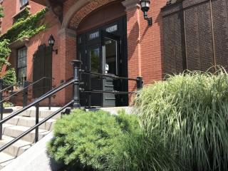 Entrance to Newburyport City Hall